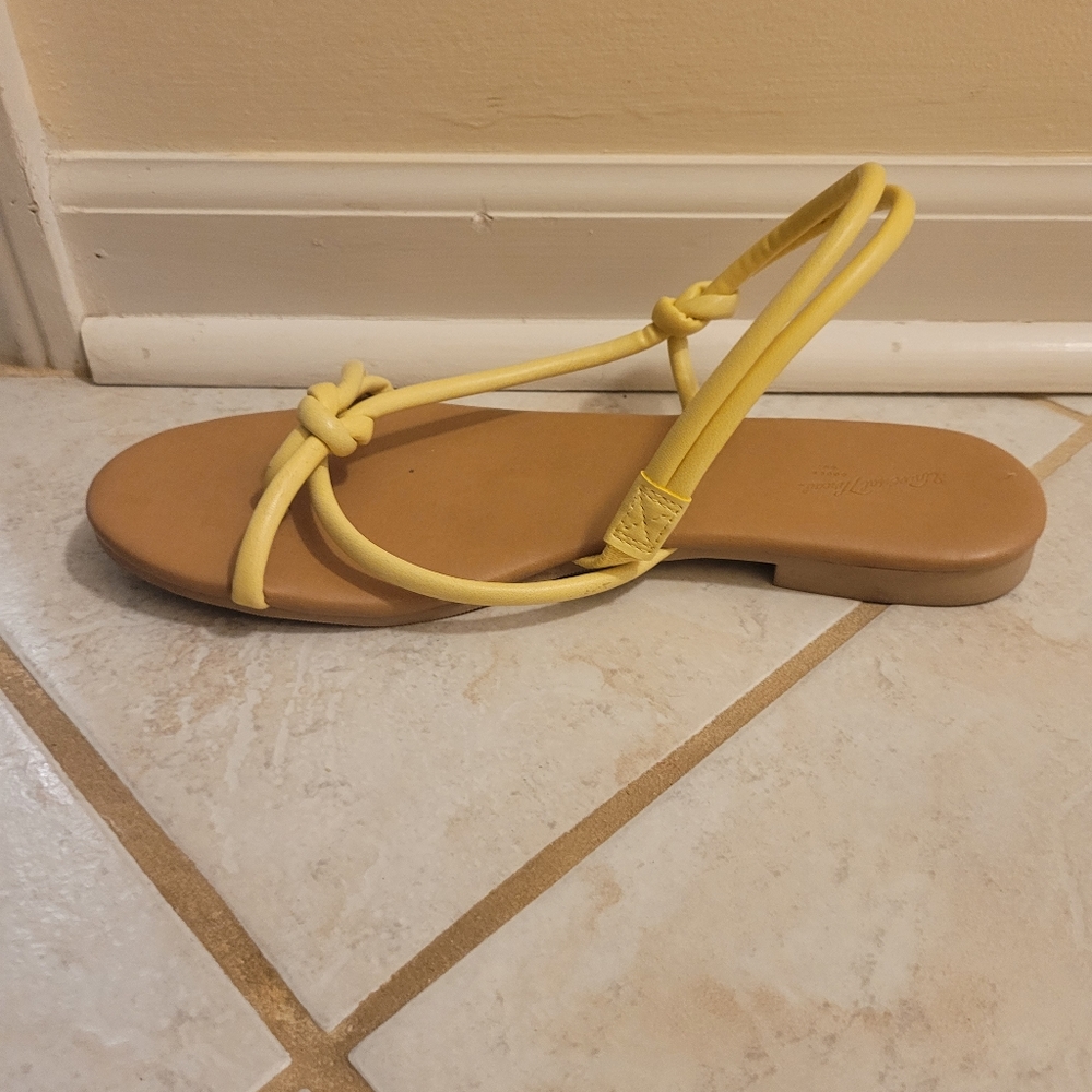 Sandals - Picture 6 of 7